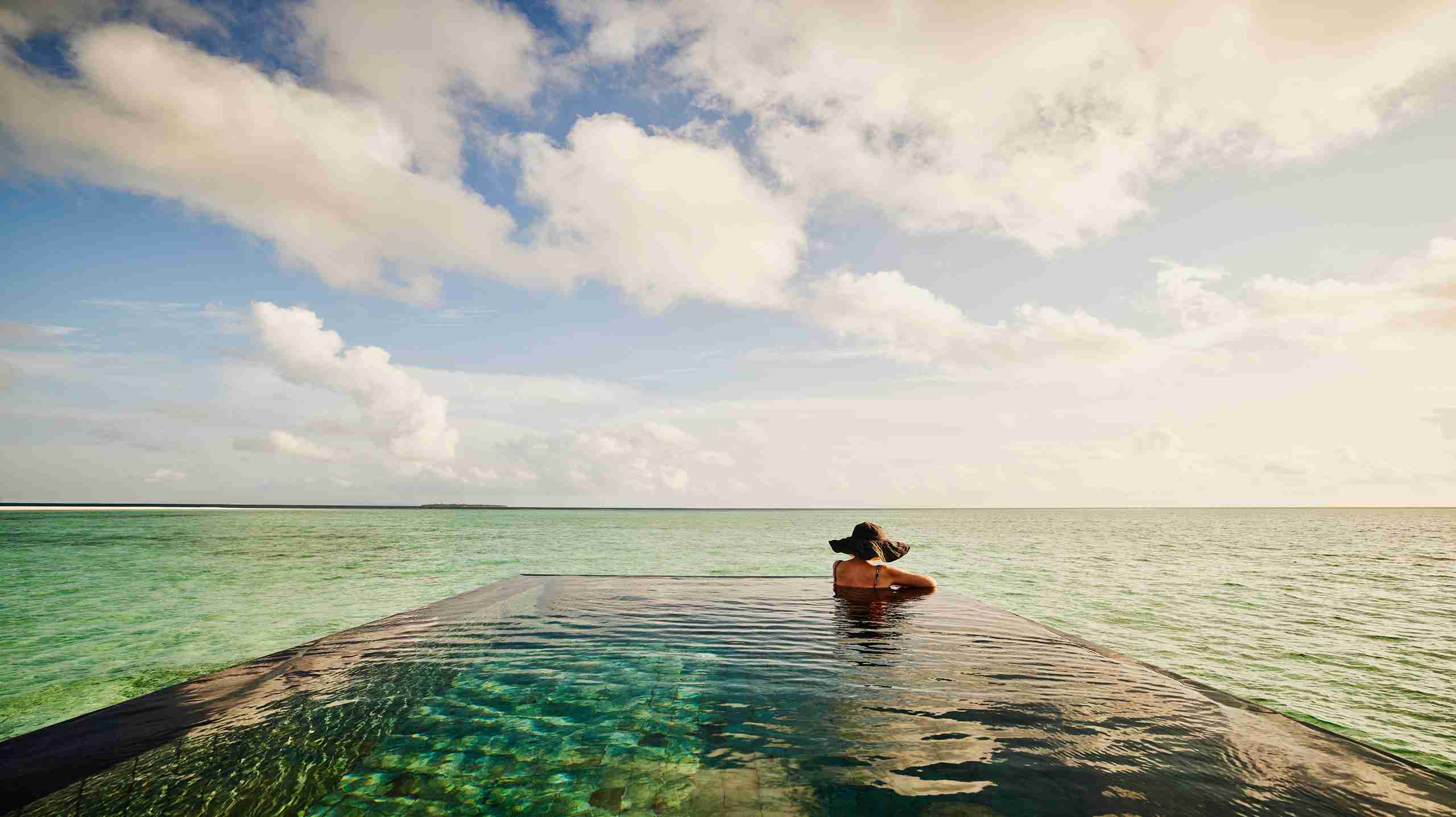 What Drives Luxury Travel? The Psychology Behind It! 
